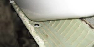 Вставка вкладыша в ванну