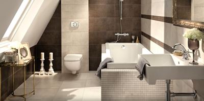 Коричневая и белая плитка в ванной