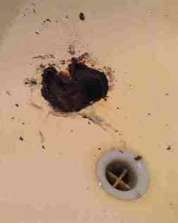 Дыра в ванне